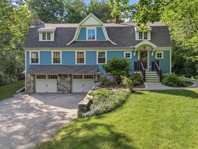 19 Field Avenue