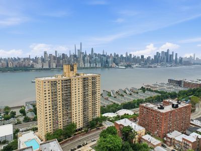 6600 Boulevard East #23D