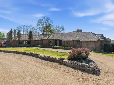 3886 E Hawthorne Hill Lane
