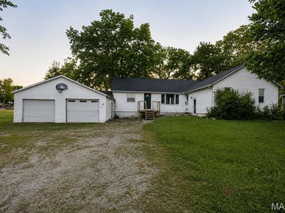 1013 Main St