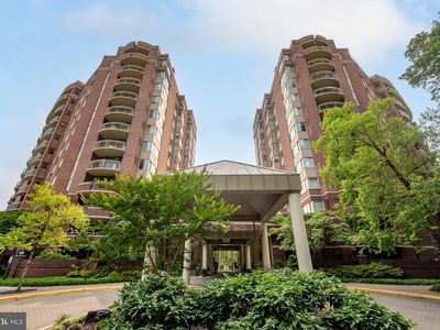 5802 Nicholson Ln #2-702