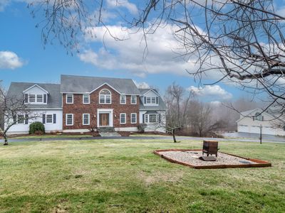 3 Huntington Ln