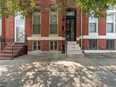 1246 N Broadway