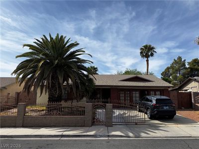 5025 Hayward Ave