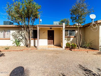 321 E Blacklidge Dr
