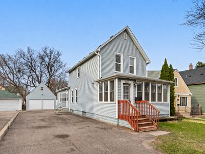 1067 Burns Ave