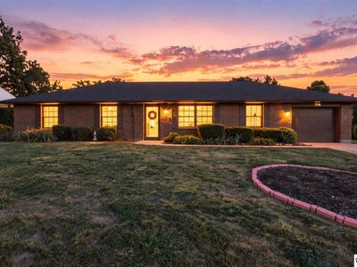 718 Carolyn St