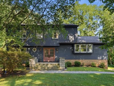 32 Flagstaff Dr