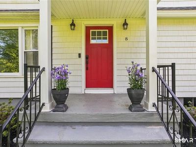 8 Ferndale Drive