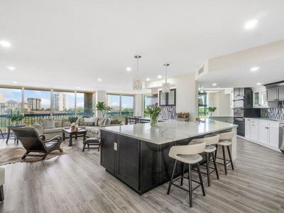 1900 Consulate Place #406