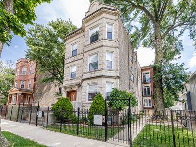 3309 W Dickens Ave APT B