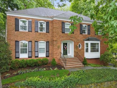 47 Lisa Dr