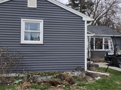 22841 Greenleaf Blvd