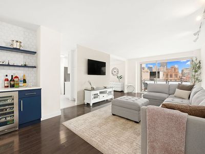 300 E 40th St APT 27B