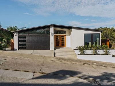 4985 Pacifica Dr