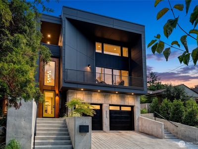 8022 Fauntleroy Way SW
