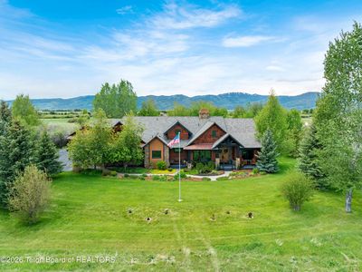 6176 Fox Meadows Dr