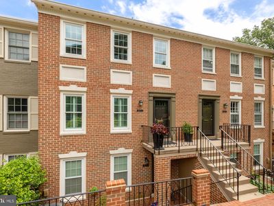 3223 Sutton Pl NW APT A