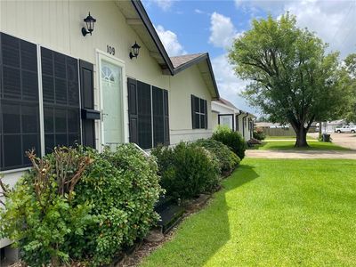109 Rosewood Dr