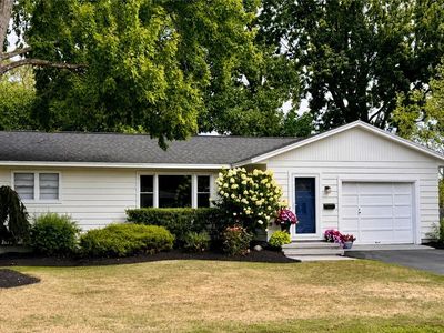 Property at 106 Belleview Dr, Canastota, NY
