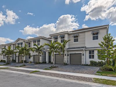Bonnet Plan, Merrick Square
