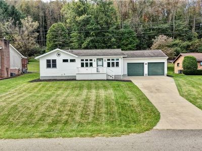 Property at 1184 Dawn Dr NE, New Philadelphia, OH