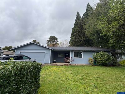2247 Greentree Dr NE