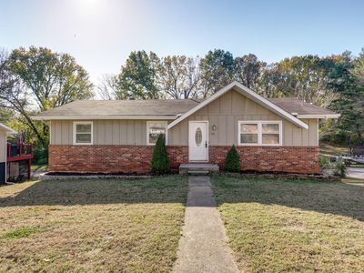 911 S Mission Avenue