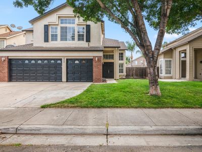 422 Montclair Ln