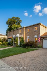162 Rensselaer Ave