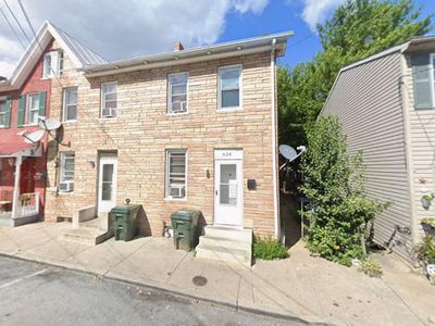 624 George St
