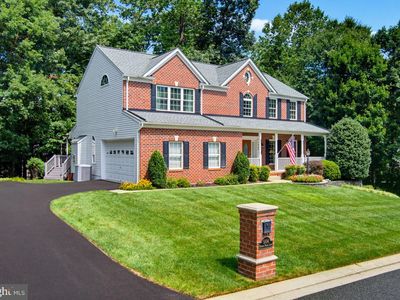 5104 Robins Perch Ln