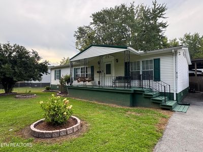 810 W Rochester Ave