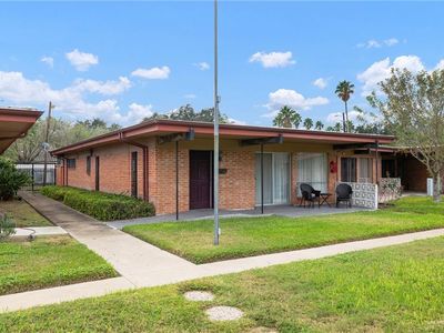 800 E Dallas Ave APT 17
