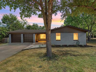 121 E Dawn Dr