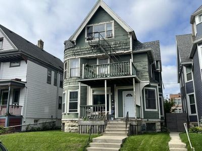 1655 N Van Buren STREET