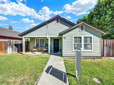 613 Manzanita Way