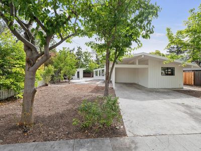 1046 Metro Cir