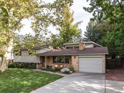 2775 E Loredell Dr