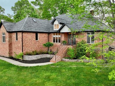 386 Clarissa Dr