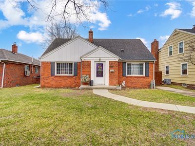 2605 Castleton Ave
