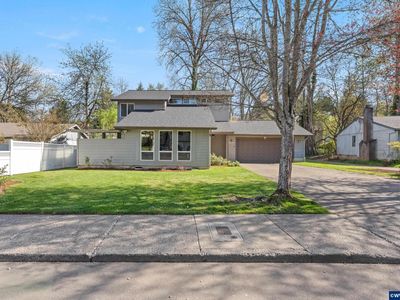 2358 Ptarmigan St NW