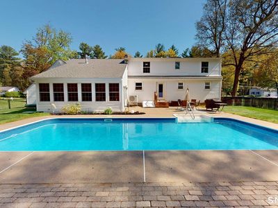 11 Hemlock Drive