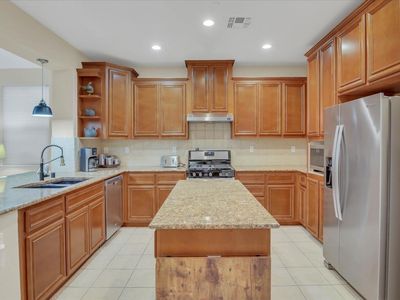 1057 Marseille Ln