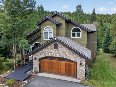 1210 Brooks Hill Drive