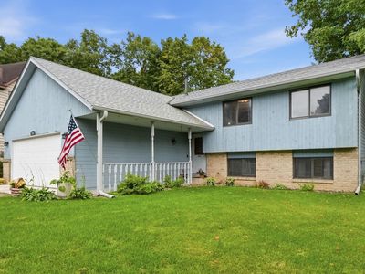 3287 Spruce Trl SW