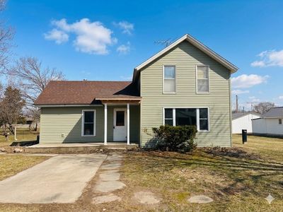 Property at 204 Madison St S, Hazleton, IA
