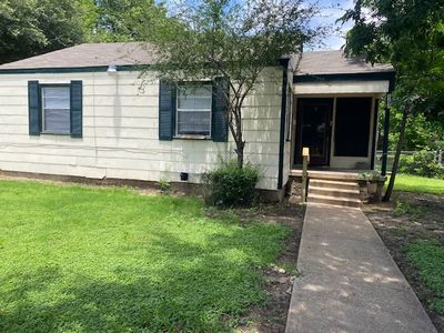 1109 Edwards Cir