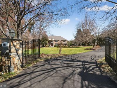 9012 Old Dominion Dr