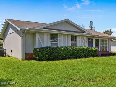 742 Bywood Dr NE
